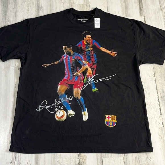 Glo Collection Messi and Ronaldinho Duo Tee Size L NWT - Picture 1 of 12